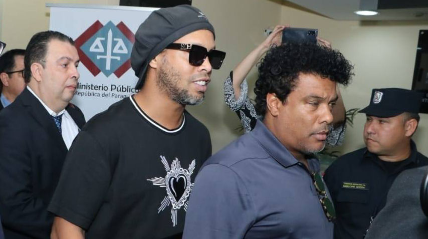 Ronaldinho Gaúcho e Assis têm prisão preventiva decretada no P