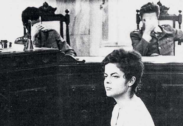 Dilma em tribunal militar
