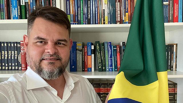 Túlio Silveira, advogado representante da Precisa Medicamentos. Foto: Reprodução/Facebook