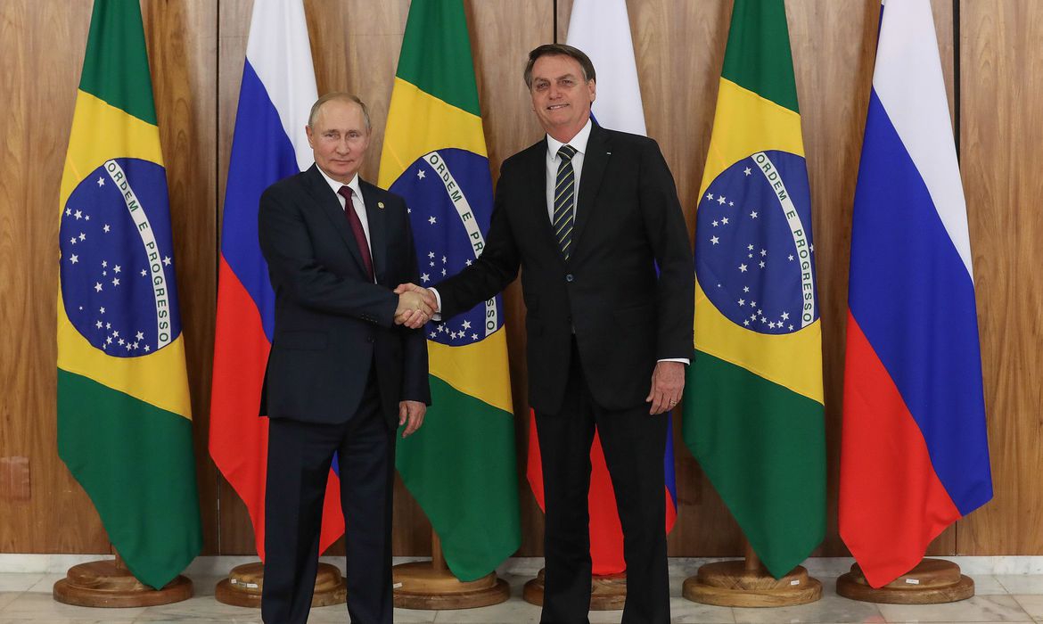 Putin e Bolsonaro durante passagem do presidente da Rússia pelo Brasil, em 2019. Bolsonaro agora visita Putin, em fevereiro de 2022. Foto: Marcos Correa/PR