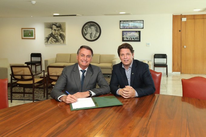 Jair Bolsonaro e Mario Frias (foto: Twitter)