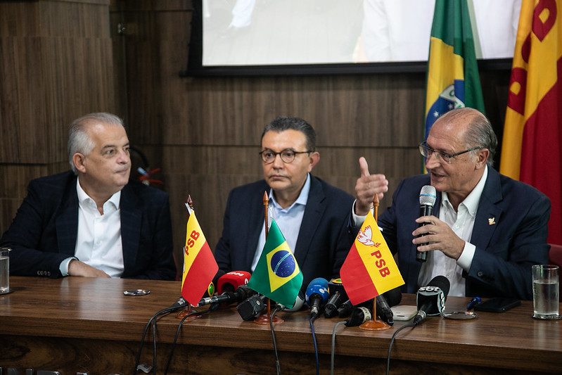 Márcio França, Carlos Siqueira e Geraldo Alckmin durante ato na Fundação João Mangabeira, do PSB.