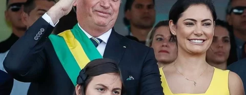 Bolsonaro com Laura e Michelle
