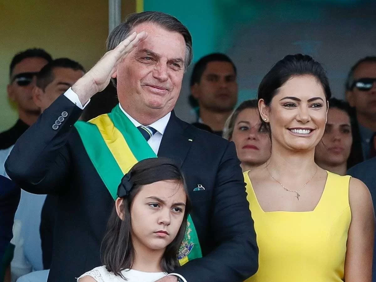 Bolsonaro com Laura e Michelle