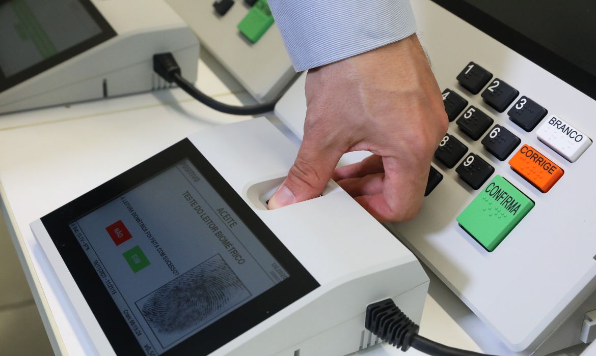 Urna eletrônica com biometria digital