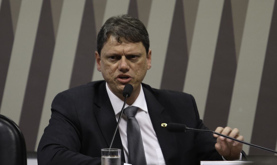 O ministro da Infraestrutura, Tarcísio Gomes de Freitas, participa de audiência pública na Comissão de Infraestrutura (CI) do Senado. Foto: Fabio Rodrigues Pozzebom/Agência Brasil