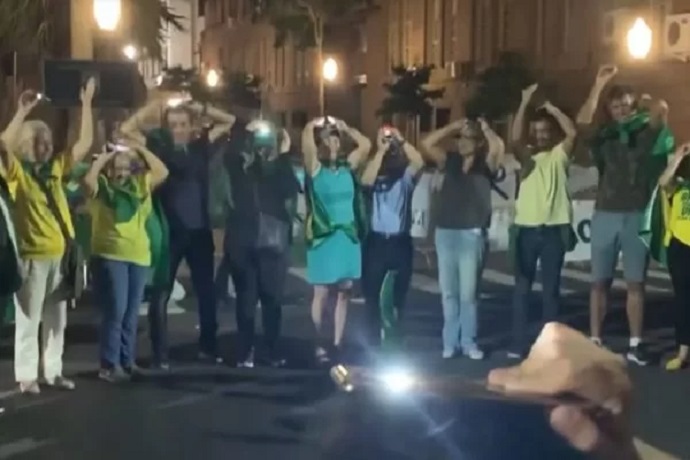 bolsonaristas_aliens-600x400