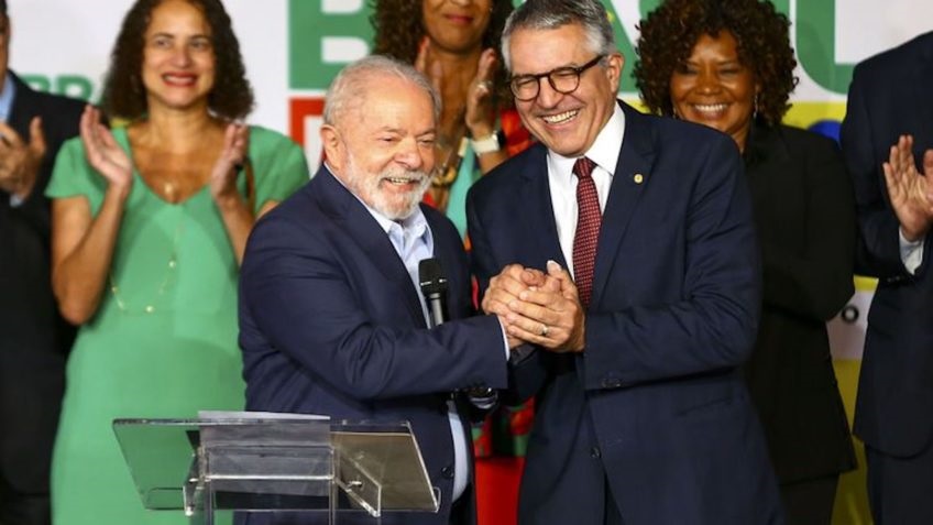 O presidente Lula e o ministro da Secretaria das Relações Institucionais, Alexandre Padilha. Foto: Marcelo Camargo/ABr