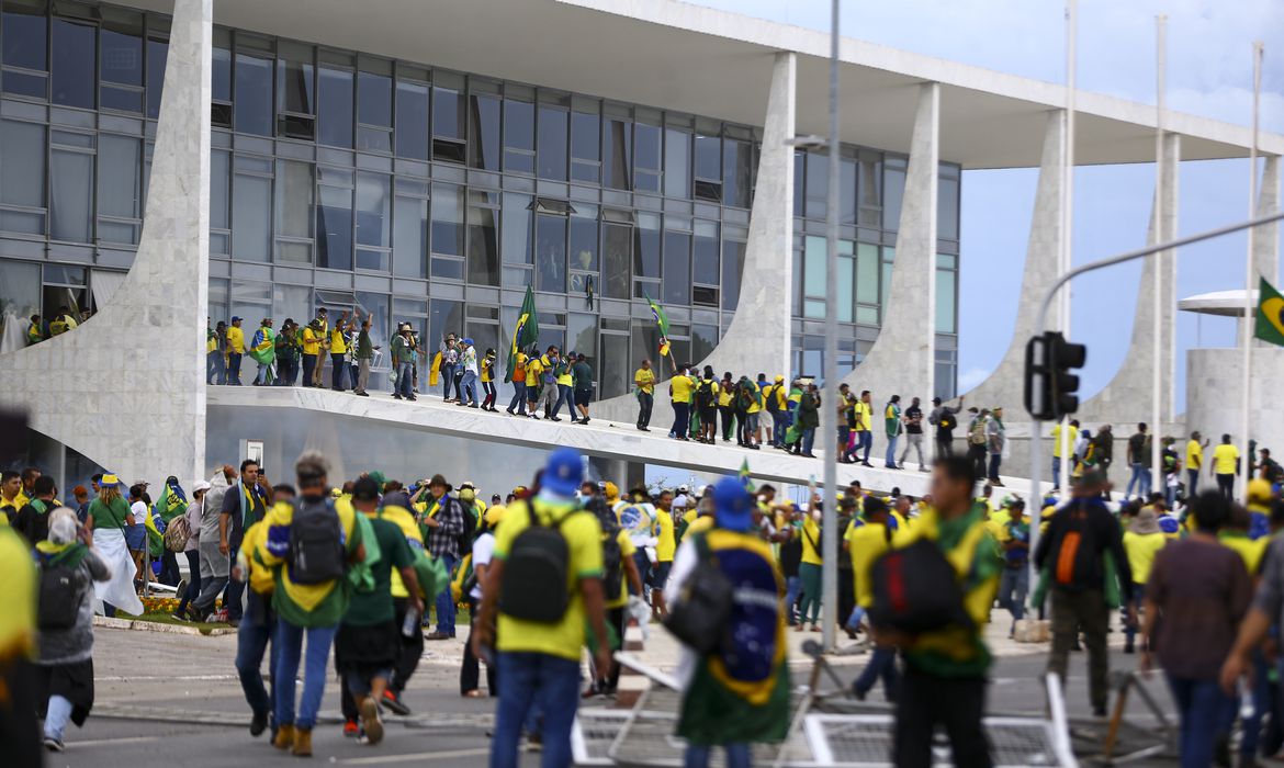 Manifestantes invadem Congresso, STF e Palácio do Planalto. Foto: Marcelo Camargo/Agência Brasil