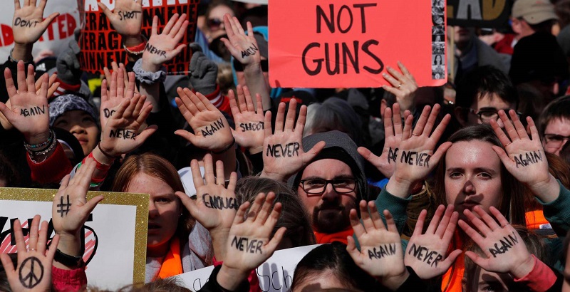 Campanhas contra a liberação de armas nos EUA têm esbarrado no Congresso e nos interesses da indústria. Foto: Gun Violence Archive