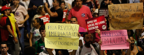 Passeata dos estudantes pela revogação do novo ensino médio em 19/04