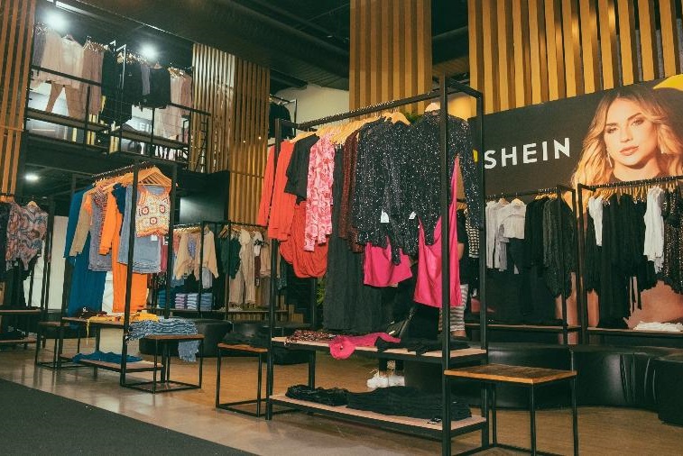 Loja física temporária da Shein no Brasil