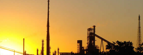 Unidade de Industrialização do Xisto (SIX) no fim de tarde