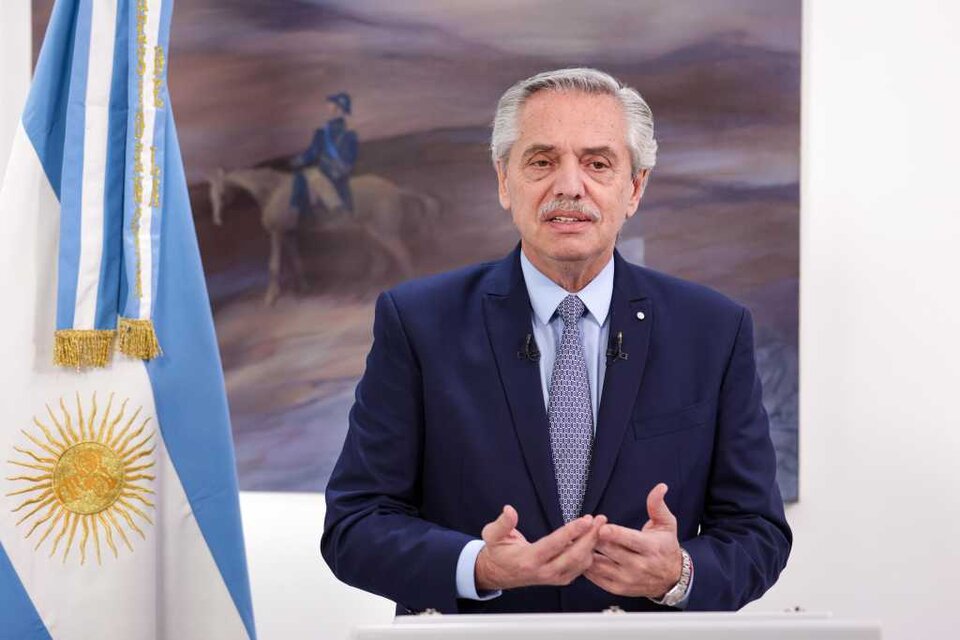 O presidente Alberto Fernández gravou uma mensagem à nação da Quinta de Olivos, residência oficial da Presidência da Argentina. Foto: Reprodução/Pagina 12