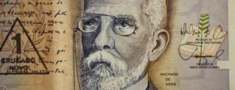 A imagem de machado de assis numa nota de dinheiro