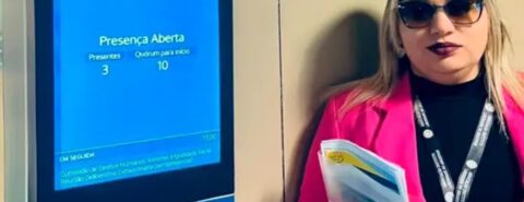 Luciane Farias em passagem pela Câmara dos Deputados, que agora fala em impeachment de Flávio Dino por causa de visitas da mulher ao Ministério da Justiça. Foto: reprodução/redes sociais