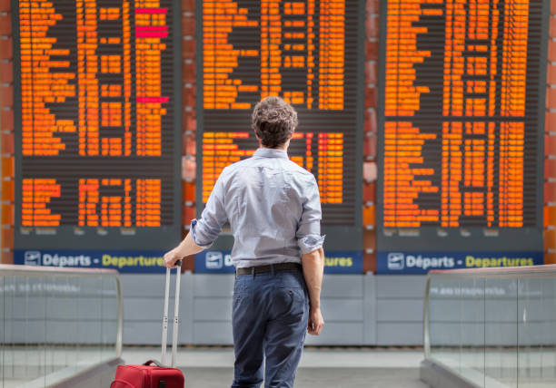 homem no aeroporto