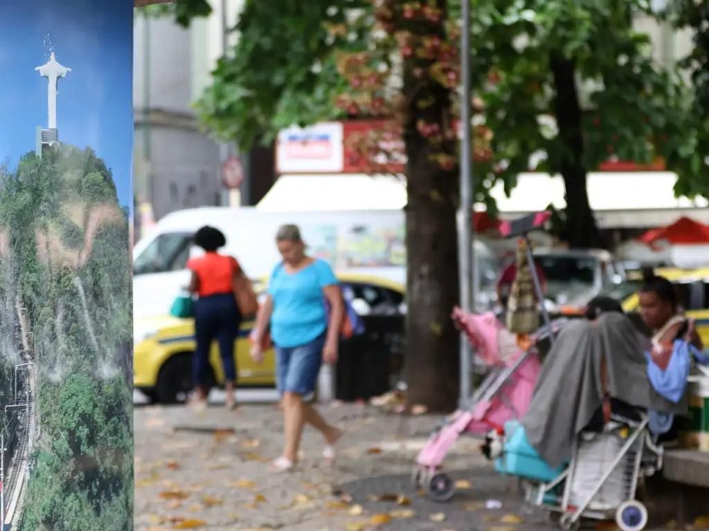 População em situação de rua no Largo do Machado, zona sul do Rio de Janeiro. Foto:Tânia Rêgo/Agência Brasil