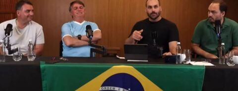 Clã Bolsonaro faz live em Angra dos Reis. Foto: Reprodução/redes sociais