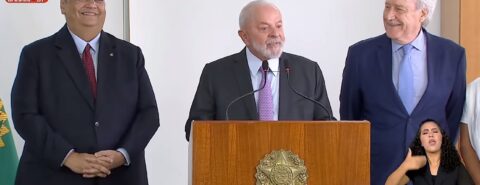 Flávio Dino, novo ministro da Suprema Corte, o pesidente Lula e Ricardo Lewandowski, novo ministro da Justiça. Imagem: Reprodução/TV Brasil