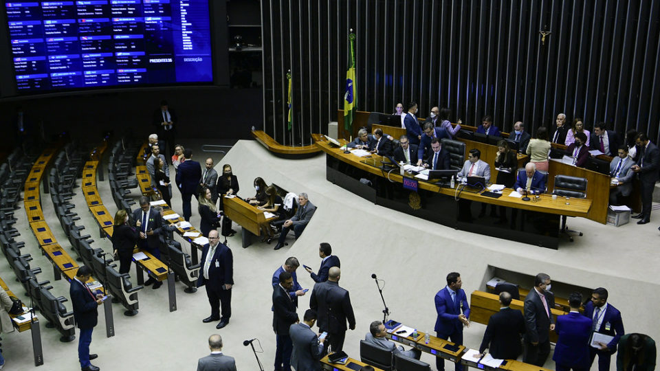 IR, pautas econômicas, agenda ambiental e anistia: As propostas dos novos líderes de partidos no Congresso