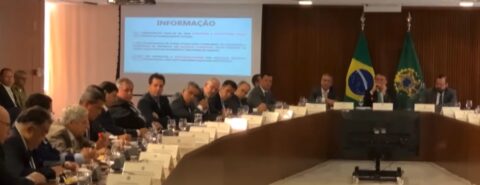 Reunião ministerial de 5 de julho de 2022, em que Bolsonaro lidera a organização do plano para atentar contra a democracia desacreditando o processo eleitoral e atacando o TSE. Foto: Reprodução/Youtube
