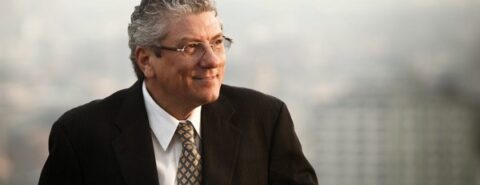 Josmar Verillo, aliado da Transparência Internacional Brasil, teria espionado a J&F na época em que o grupo tratava uma batalha com a Paper Excellence em torno da venda da Eldorado Celulose. A TIB teria tentado influenciar o acordo de leniência da J&F, segundo mensagens da Operação Spoofing.