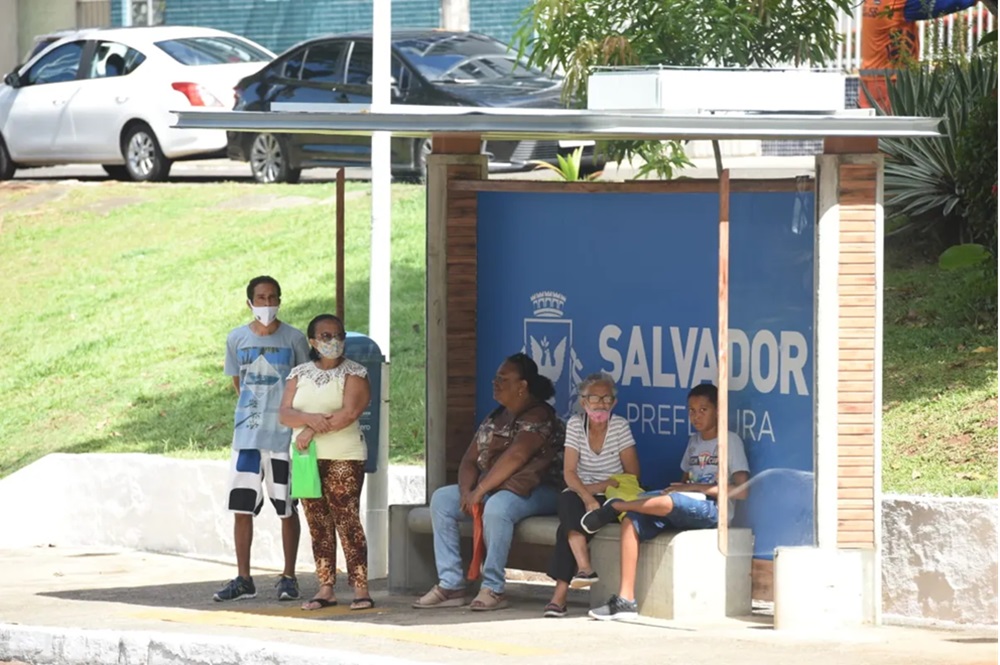 Figura 1 – Novo Modelo de Ponto de Ônibus de Salvador

Fonte: https://atarde.com.br/bahia/bahiasalvador/prefeitura-anuncia-modernizacao-dos-pontos-de-onibus-de-salvador-1220943