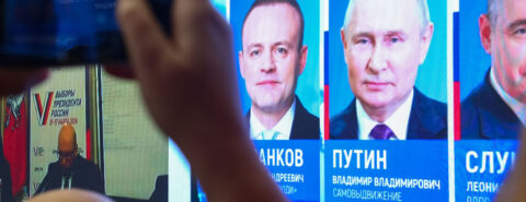 Vladimir Putin é reeleito para o quinto mandato