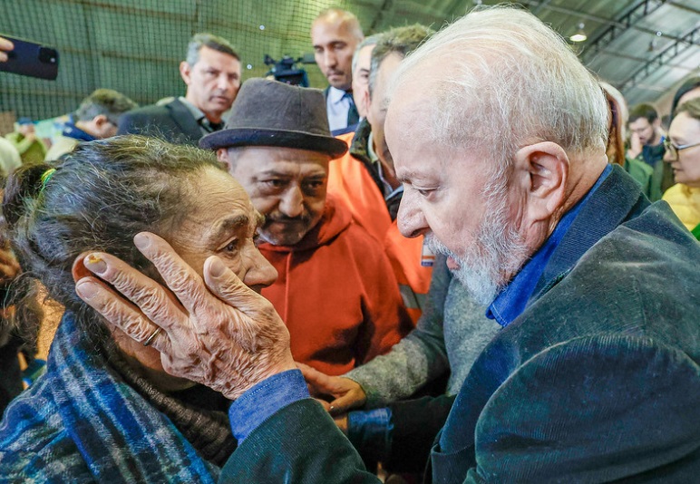 Lula visita abrigo em São Leopoldo, no RS. Foto: Divulgação/PR