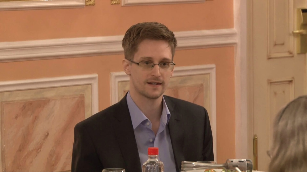 (Arquivo) Edward Snowden, em Moscou, em 9 out. 2013 (Fonte: Wikimedia Commons)