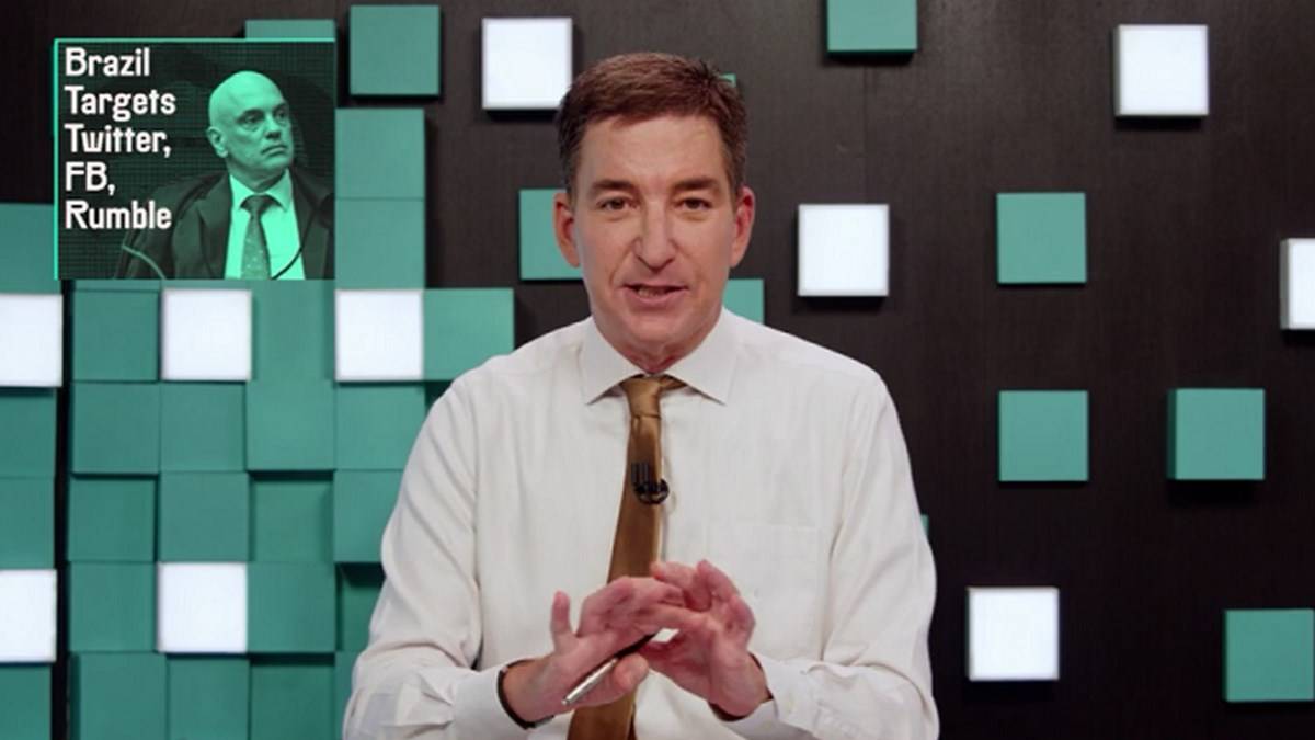 Glenn Greenwald tem usado seu novo programa no Rumble para questionar ações de Alexandre de Moraes e dizer que Brasil vive sob regime de censura. Foto: Reprodução/Rumble