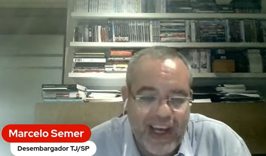 O desembargador do TJ-SP e escritor Marcelo Semer em entrevista ao jornalista Luis Nassif. Reprodução/TV GGN