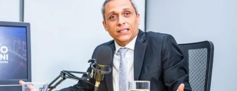 Sob relatoria de Alexandre de Moraes, denúncia aponta crime de calúnia e injúria de Gustavo Gayer contra Rodrigo Pacheco