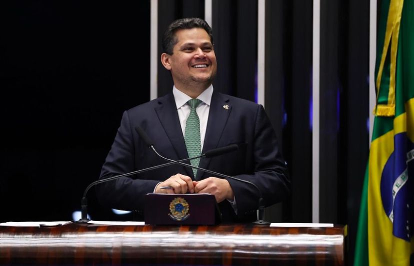 Davi Alcolumbre volta à presidência do Senado