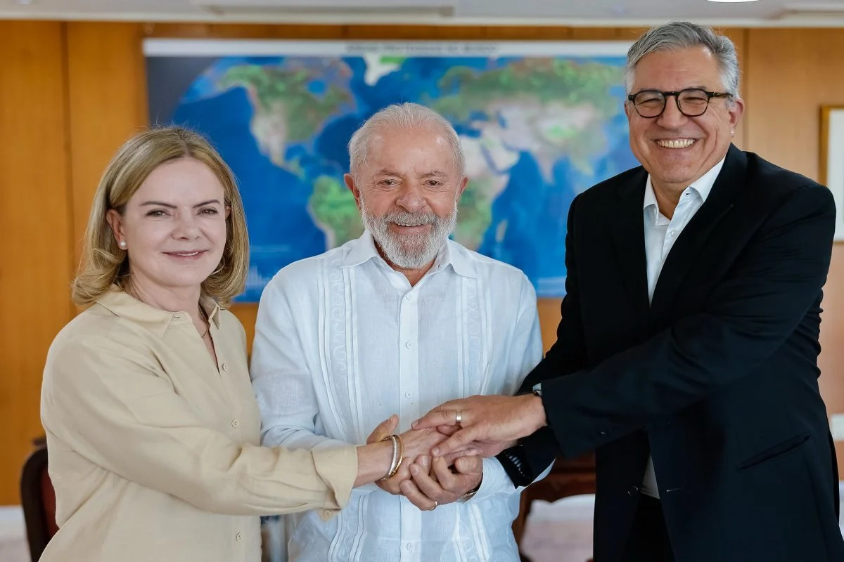 Reforma ministerial: Gleisi Hoffmann e Alexandre Padilha tomam posse nesta segunda (10) 