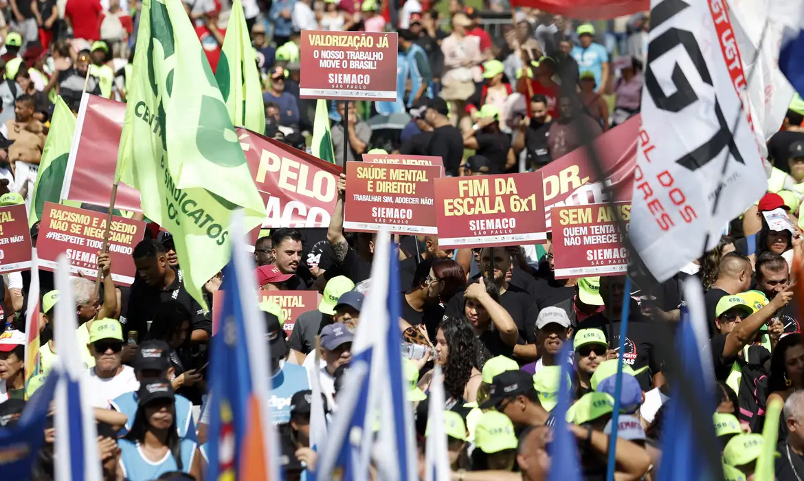 Ato em SP une centrais sindicais e governo pelo fim da escala 6×1