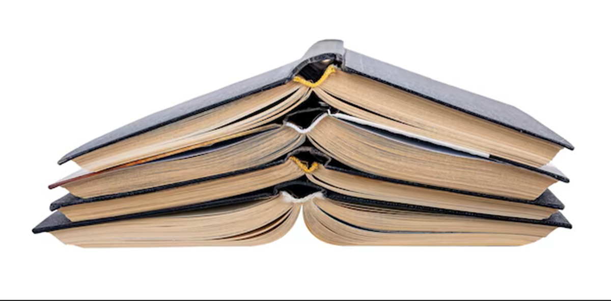 livros mofados-freepik