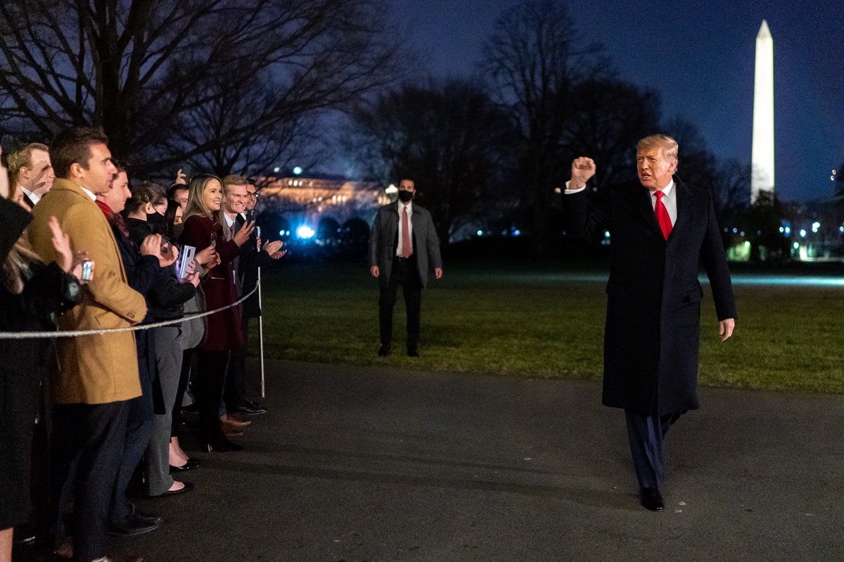 Official White House Photo by Tia Dufour