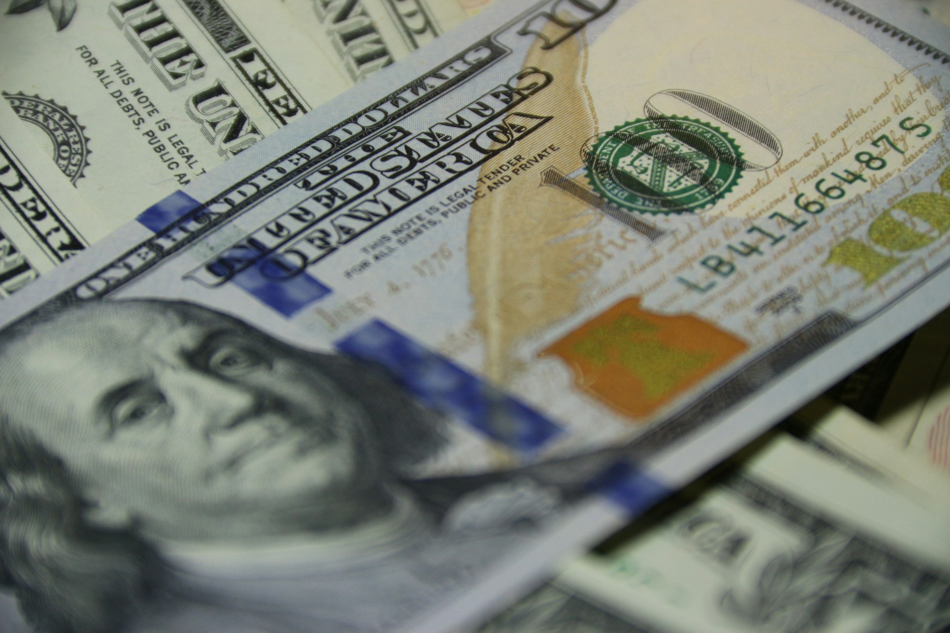 Novo tarifaço de Trump deixa lacuna de US$ 825 bi em arrecadação