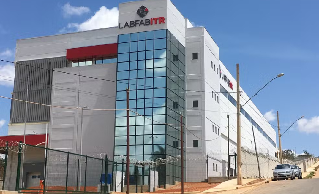 LabFabITR-laborat-rio-de-m-s-de-terras-raras-em-MG-1074x654