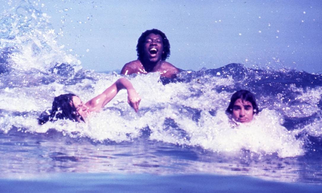 Créditos: Beto Guedes, Milton Nascimento e Lô Borges pegam jacaré em Piratininga -Foto: Cafi