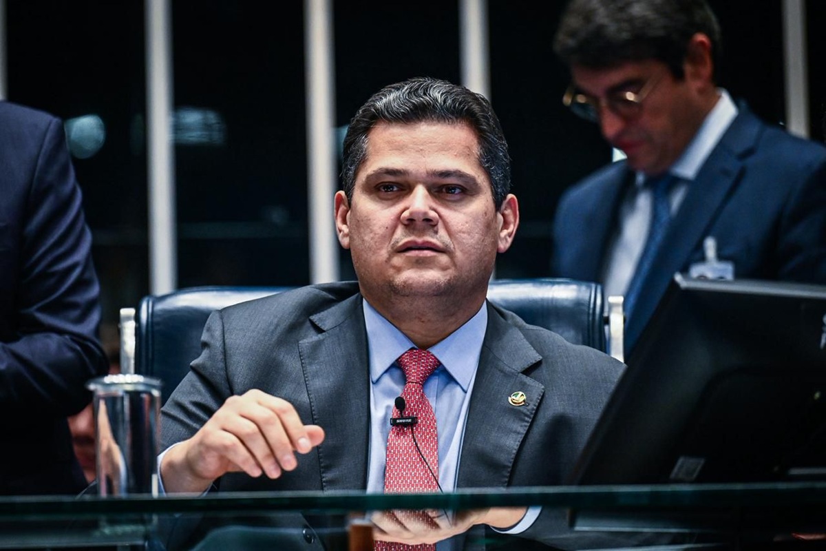 Reprodução site do senador