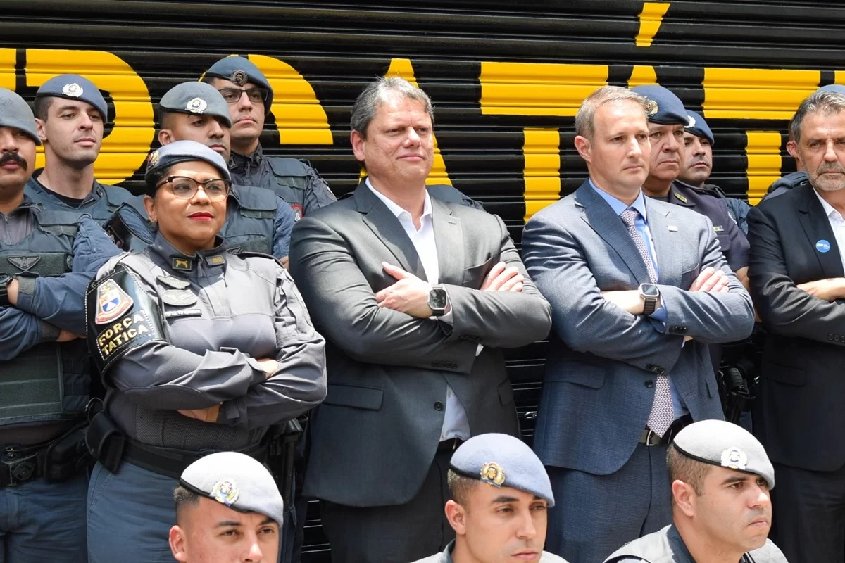 Gestão de Tarcísio de Freitas no governo de SP, com Guilherme Derrite na pasta da segurança, é marcada por aumento da letalidade policial.
| Crédito: Alex Fernandes / Governo do Estado de SP