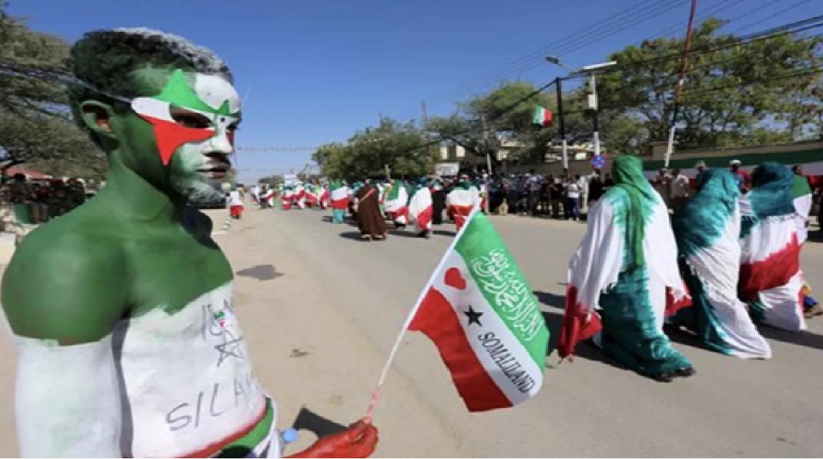 Figura 1 – Estados Unidos falam em reconhecer o novo país em troca de bases militares e aceitarem o povo palestino. O país nega ter recebido acordos estadunidenses - Fonte da imagem: REUTERS/Feisal Omar