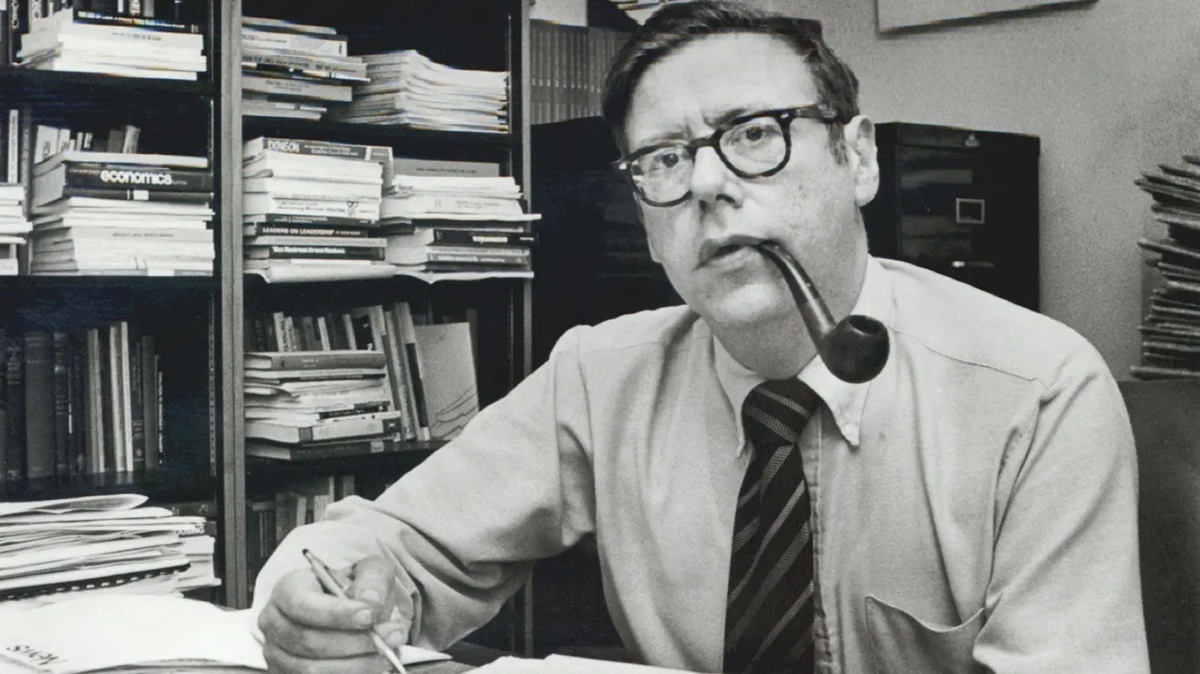 Arthur Okun - Reprodução