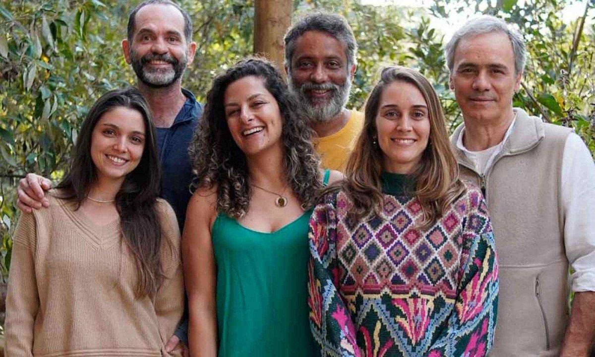 Grupo Bandalhos concorre com a marchinha 'Enfisema' - Reprodução