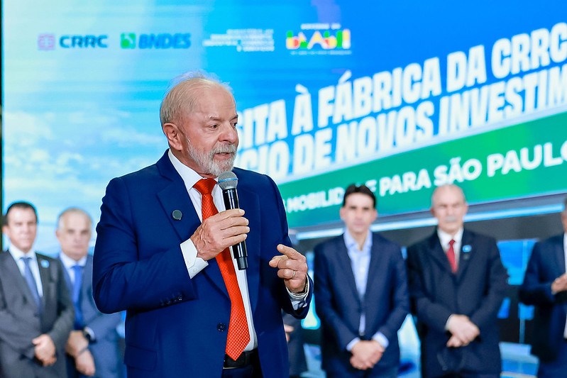 Presidente da República, Luiz Inácio Lula da Silva, durante visita às instalações da nova fábrica da CRRC Brasil, em Araraquara - SP.

Foto: Ricardo Stuckert / PR