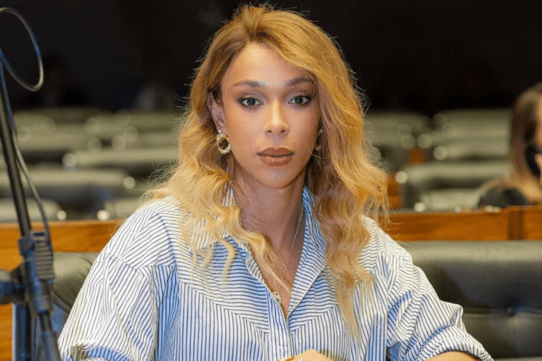 Erika-Hilton-vem-para-Santos-debater-direitos-da-populacao-de-rua-768x512