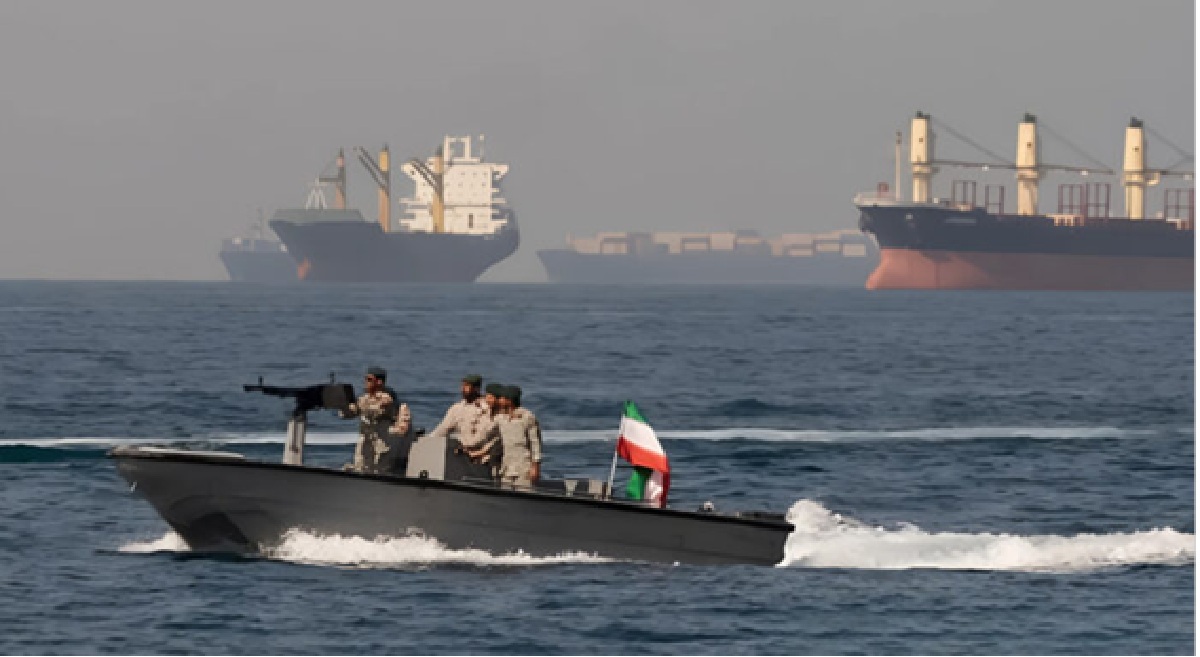 Figura 1 - Canal de Ormuz é estratégico para a passagem de petróleo e seu fechamento eleva as tensões pelo mundo - Fonte da Imagem: Reuters